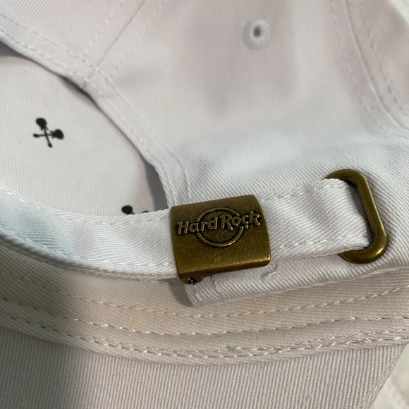 Hard Rock Cap (Bundled with Key Ring and Pin) - Picture 6 of 12